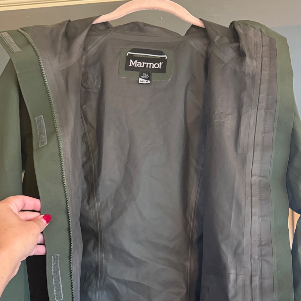 Marmot Women's Olive Rain Coat size Small - Picture 6 of 12
